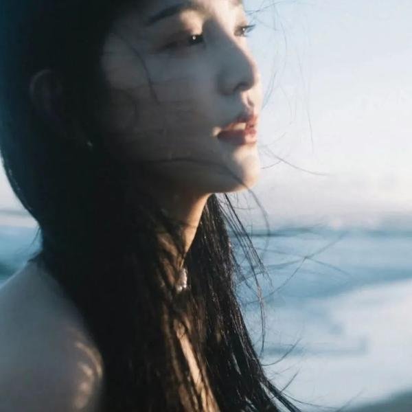 囚禁2022海报